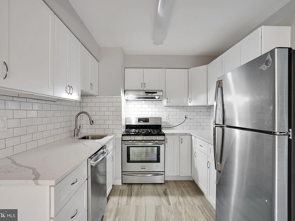 1st image of 4415 Briarwood Ct N APT 2