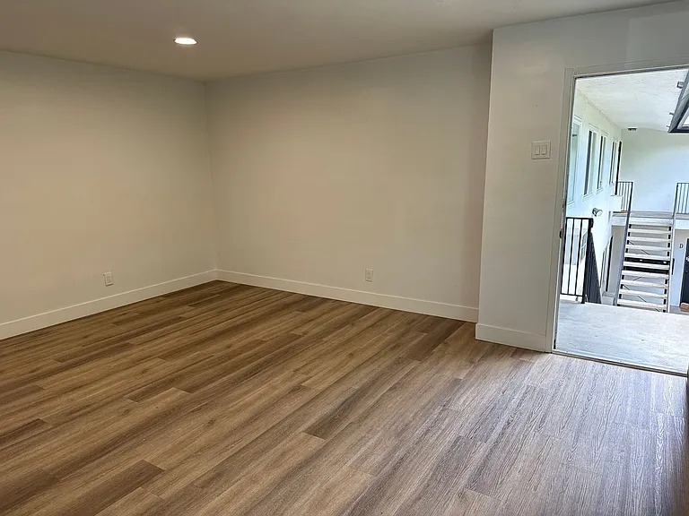 4542 Felton Ave — Photo 5