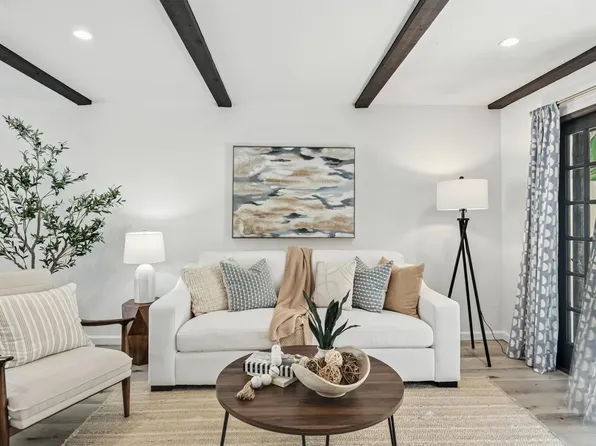 8680 Villa La Jolla Dr Unit 4, La Jolla, CA 92037