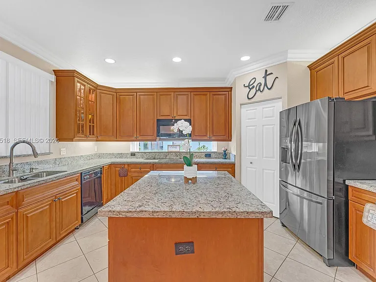 19500 SW 39th Ct — Photo 30