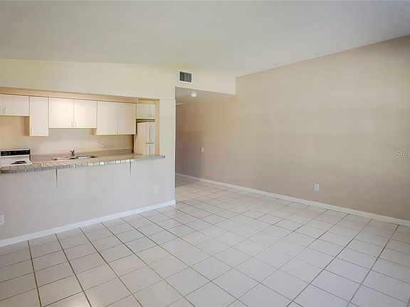 5th image of 2312 Belmar Dr APT E