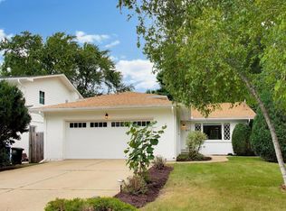 717 Cheever Ave, Geneva, IL 60134