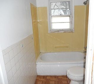 2nd image of 1000 Farmview Dr