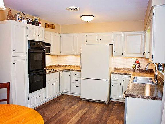 4th image of 3420 N Pheasant Dr