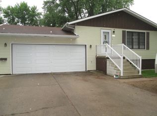 1800 E Locust St, Algona, IA 50511