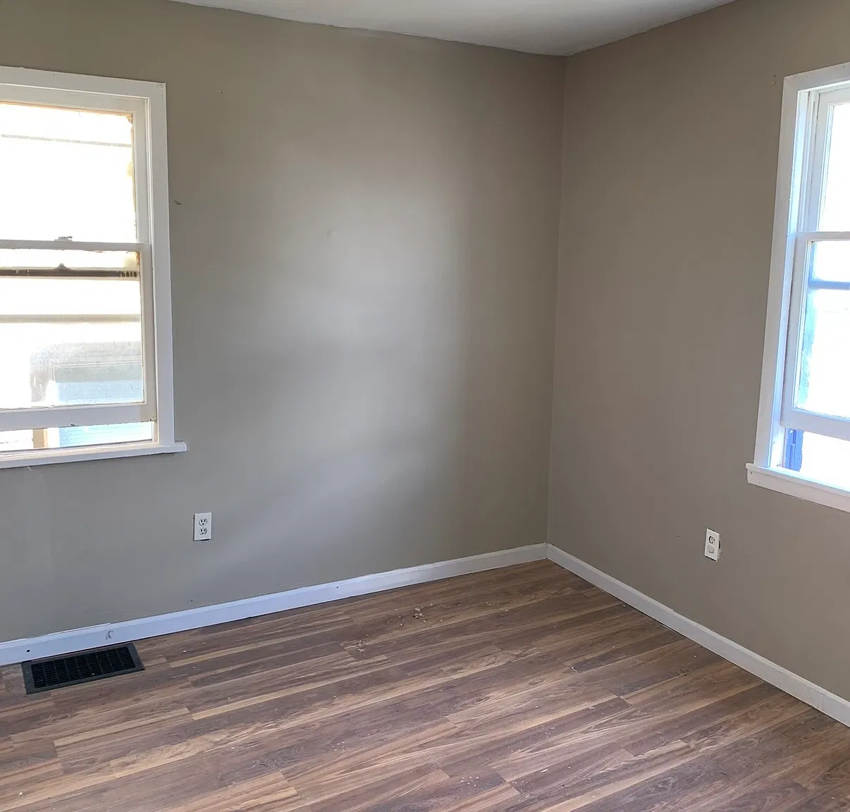 92 Main St — Photo 1
