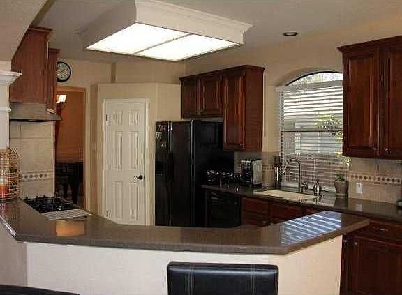 5th image of 1013 Savanna Ln