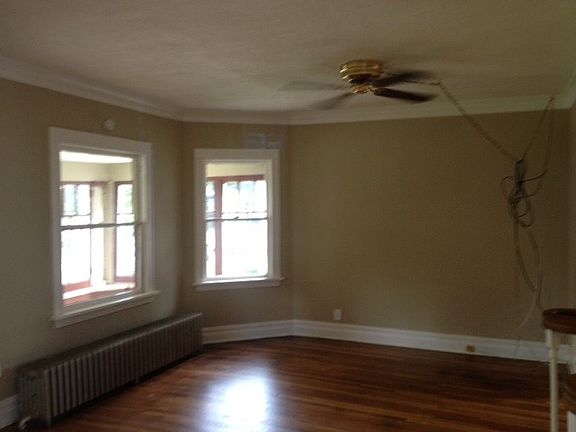2nd image of 823 Highland Ave