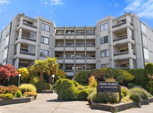 2605 Windsor Rd #402-OAK, Oak Bay, BC V8S5H9