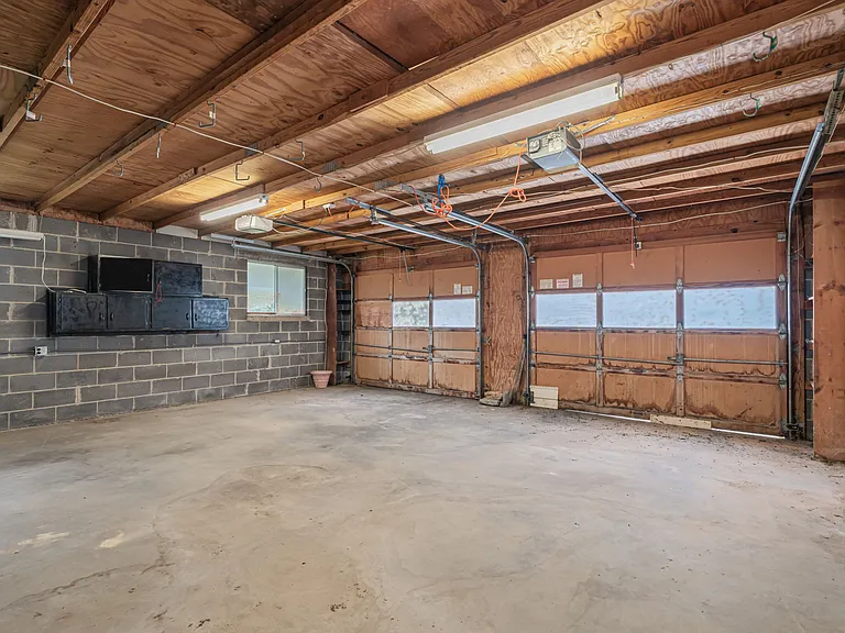 1315 E Red Bud Rd — Photo 29