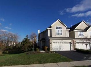 430 Vaughn Cir, Aurora, IL 60502