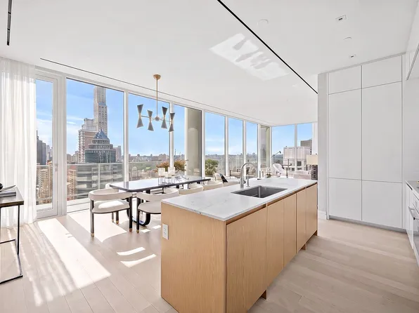 200 E 59th St APT 29E, New York, NY 10022