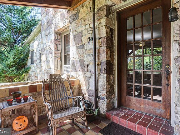 4th image of 12093 Forge Hill Rd
