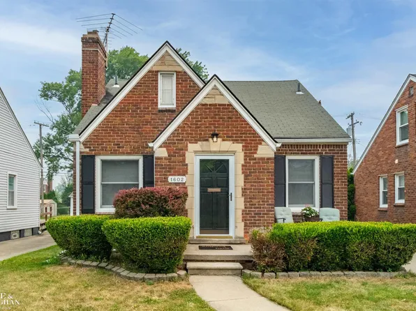 1602 Anita Ave, Grosse Pointe Woods, MI 48236