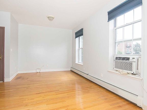 3rd image of 4104 20th Ave #1
