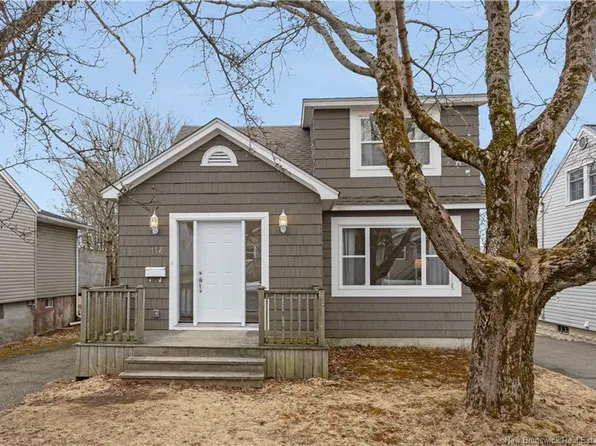 114 Belmont St, Saint John, NB E2J 1K2