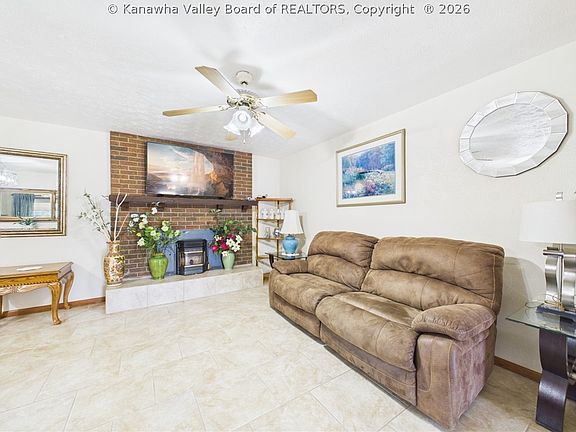 5th image of 204 Shawnee Est