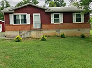 8750 Bradshaw Rd, Salem, VA 24153