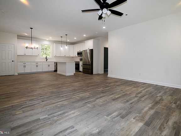4th image of 40265 Hidden Meadow Ln