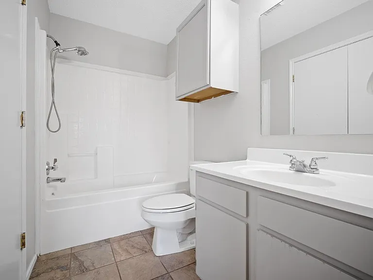 2502 110th St — Photo 11