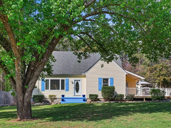 1491 Farrington Point Rd, Chapel Hill, NC 27517