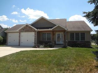 901 Arthur St, Rochester, IN 46975