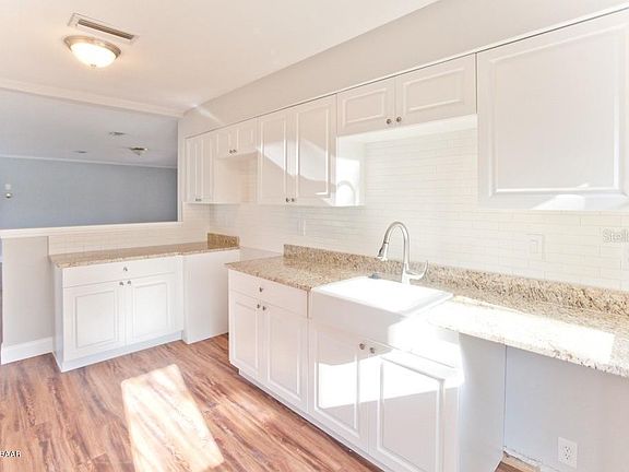 5th image of 1479 E Hancock Dr