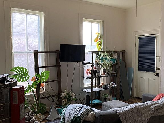 2nd image of 318 S Euclid Ave #2