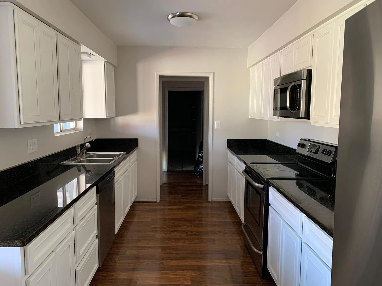 4 bed, 2286 sqft, $2,950 — Photo 3
