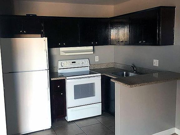 313 E Lake Mead Blvd N, North Las Vegas, NV 89030 - Ap3 - kitchen 1