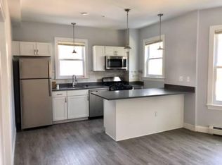 11 Beach Rd, Lynn, MA 01902