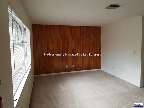 4th image of 718 Karlov St