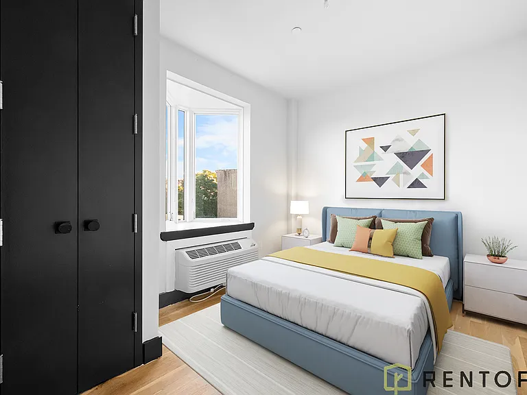 484 Seneca Ave #2C — Photo 4