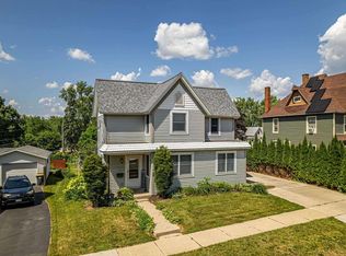 1915 7th St, Monroe, WI 53566