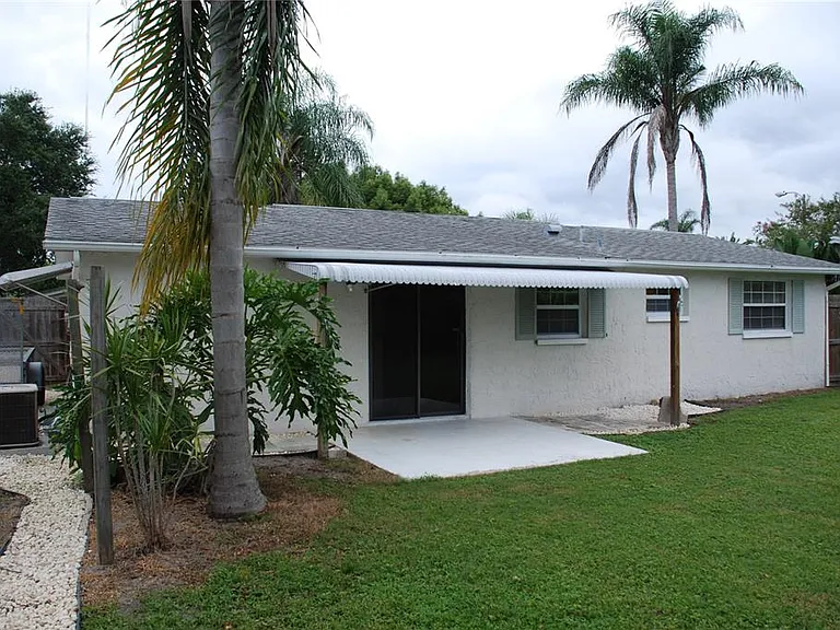 1624 Springdale Dr — Photo 9