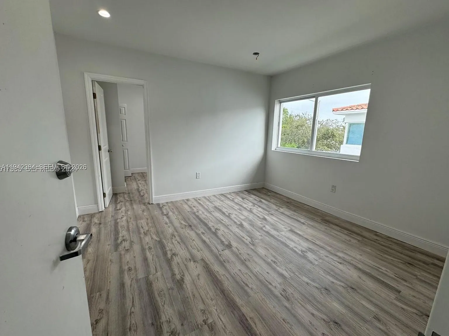 2 bed, 1.0 bath, $2,450 — Photo 2