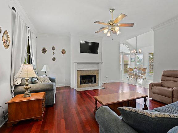 2nd image of 10224 Springbrook Ave