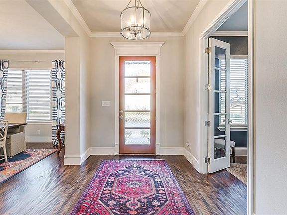 3rd image of 710 Rosewood Pl