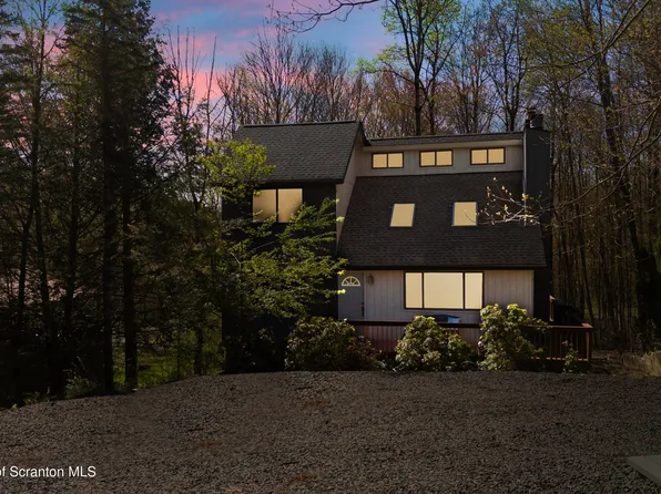 41 Crest View Rd, Lake Ariel, PA 18436
