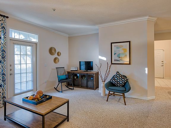 Upgraded apartment homes-large living aras