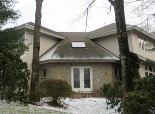 14 Sentry Hill Rd, Sharon, MA 02067