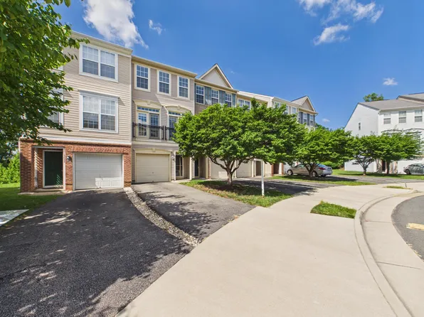15653 John Diskin Cir, Woodbridge, VA 22191