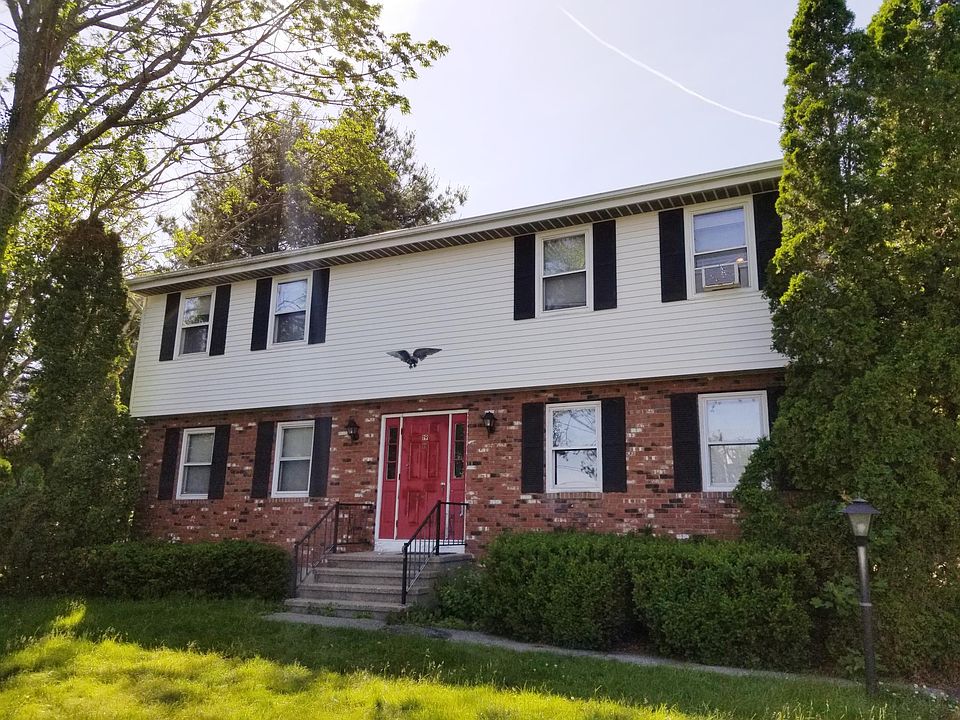 2nd image of 19 Chester St APT 3