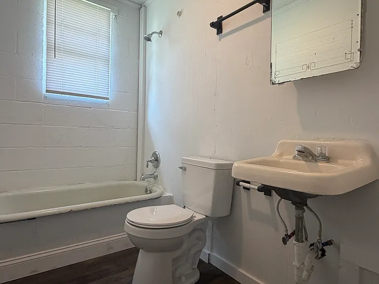 202 Turner St — Photo 6