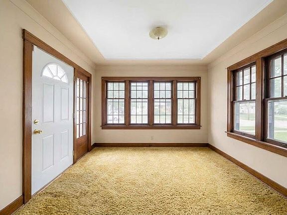 3rd image of 4070 N 16th STREET