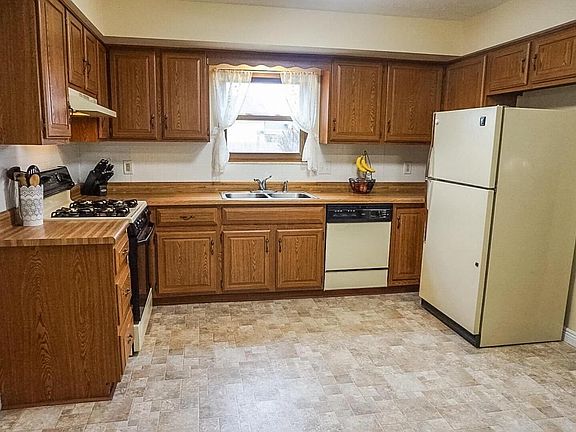 2nd image of 1823 Walden Dr