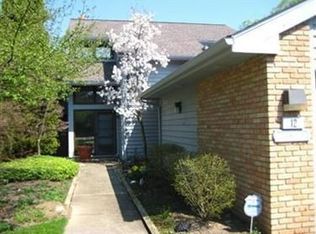 12 Kenwood Ct, Beachwood, OH 44122