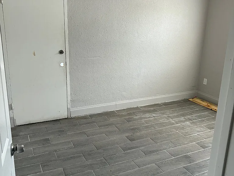6091 NW 15th Ave #8 — Photo 5