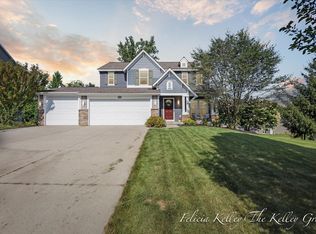9861 Sunset Ridge Dr NE, Rockford, MI