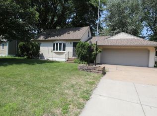 55 Circle Dr, Circle Pines, MN 55014